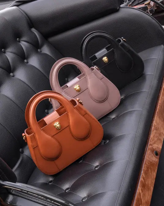 The Spirit of a City, the Power of a Symbol – The Story Behind the Gamberini Bag “Chloe”