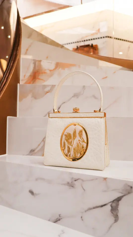Now Available in Japan - Gamberini Bag from Bologna Makes Its Japanese Debut!