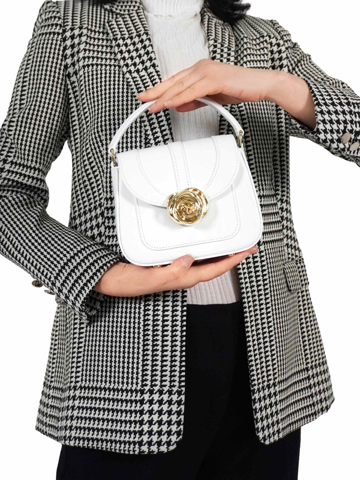 Beaumont Bag – Luxury handbag inspired by Versailles Gardens with 18-karat gold rose clasp, crafted in Italy, featuring a removable shoulder strap. French design, Made in Italy.