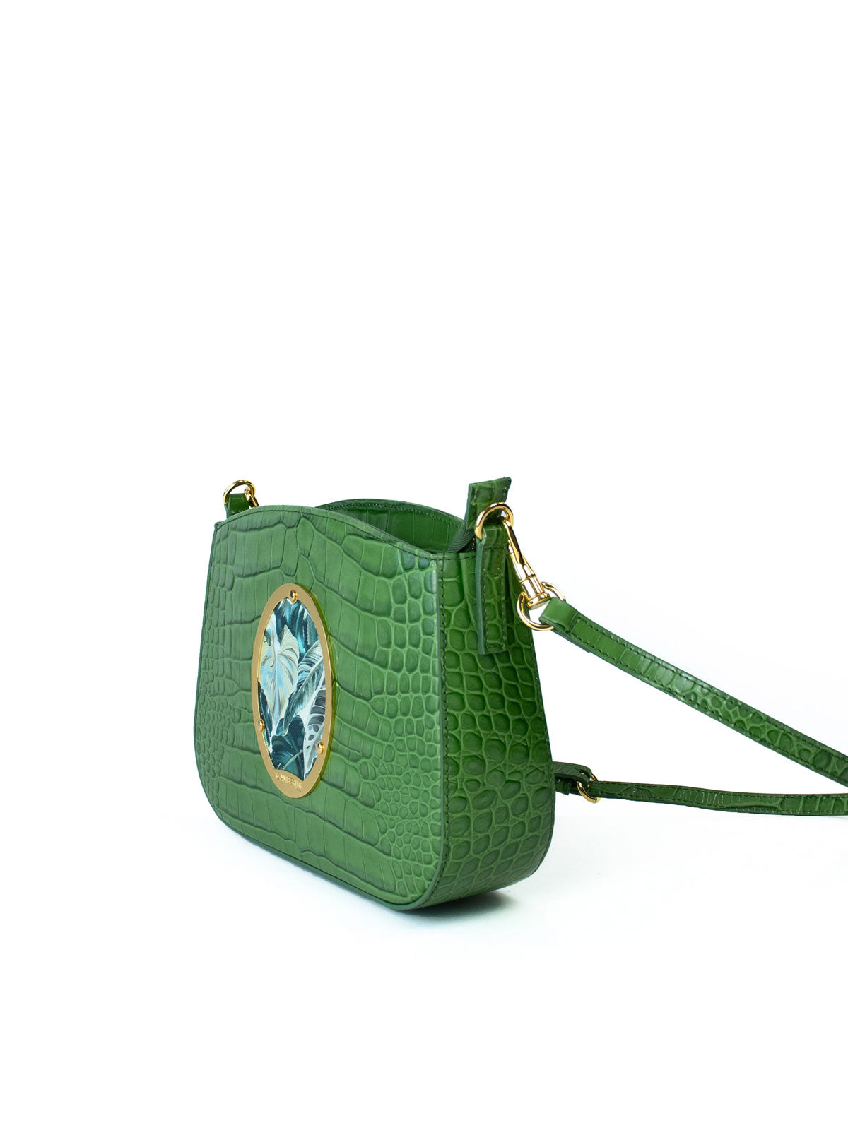 Gamberini Bags' luxury Italian leather handbags are crafted in Italy with unparalleled artistry. 