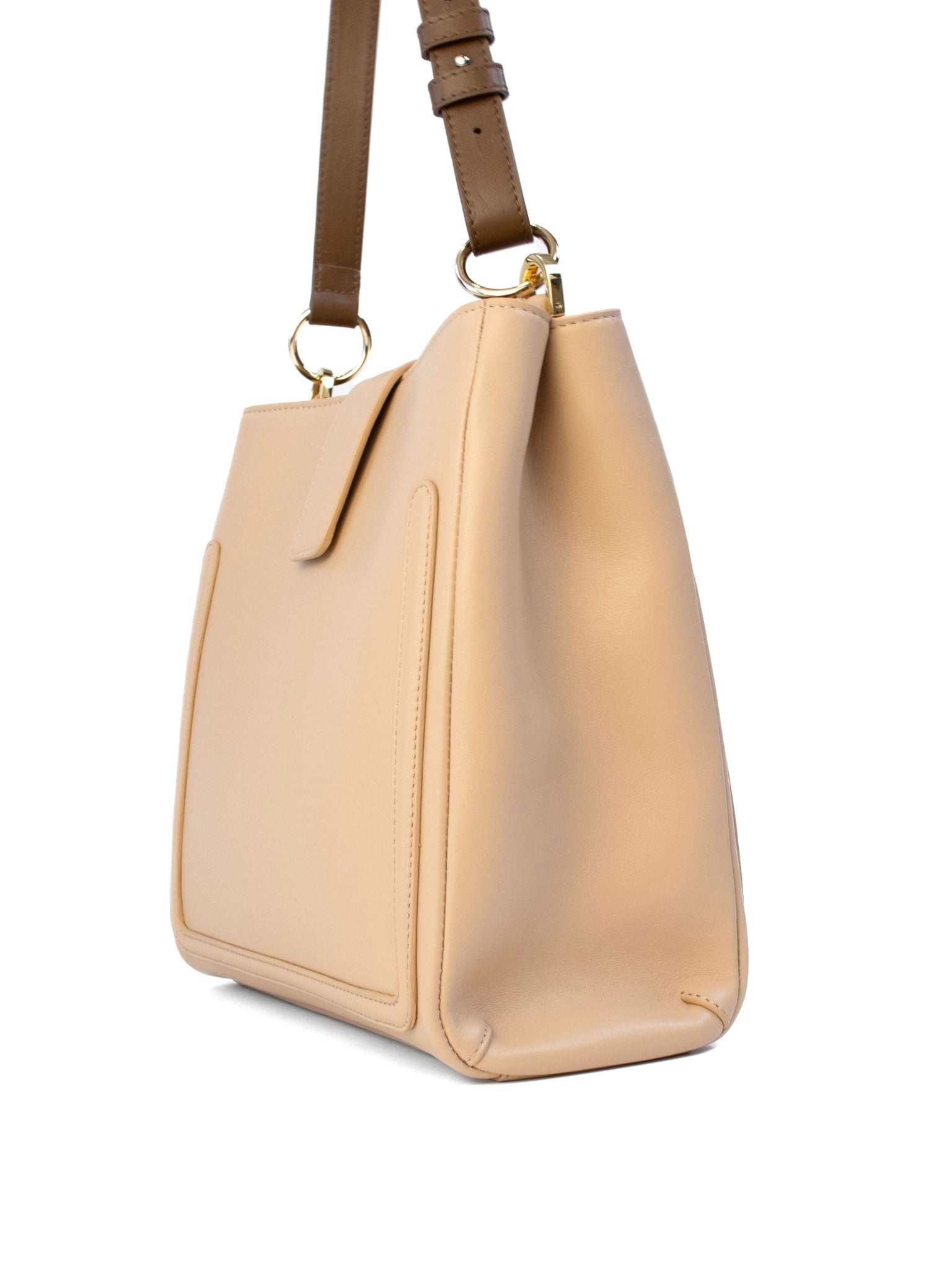 Ariel Bag – Premium Italian calfskin leather handbag. Made in Italy. Elegant, modern handbag with a contrasting shoulder strap, exclusive accessory, and sleek architectural design. Perfect for work, travel, and everyday sophistication.