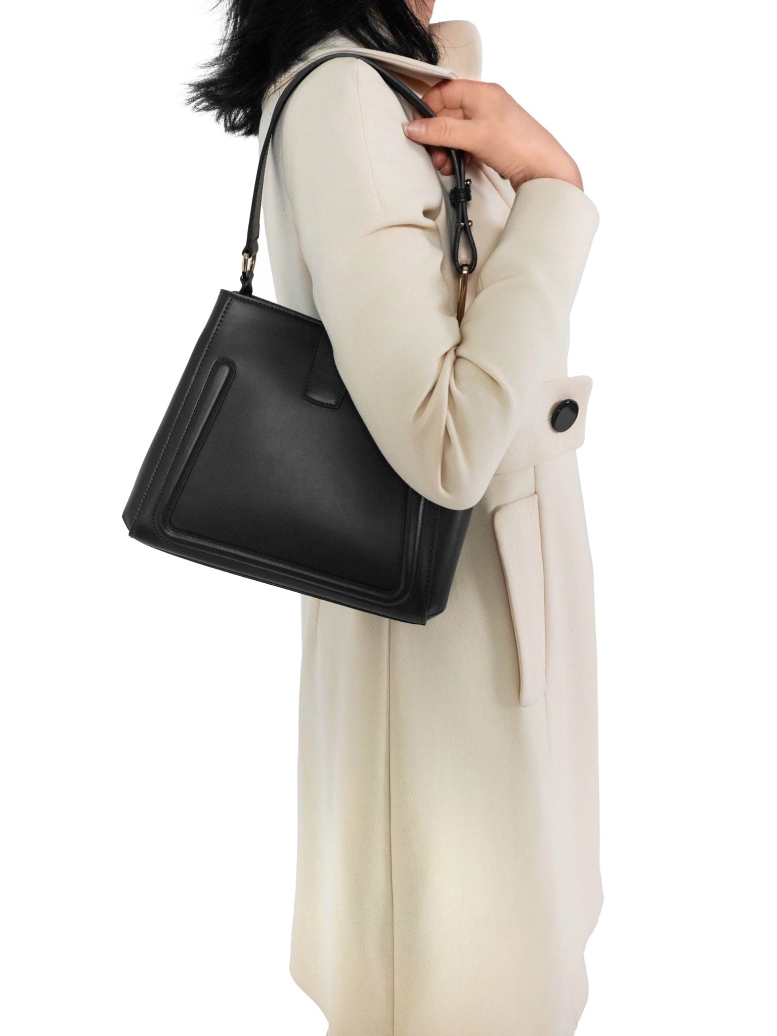 Marina Lorenzi. Ariel Bag – Elegant, modern Italian leather handbag with a contrasting shoulder strap. Premium Italian calf leather. 18k gold-plated accessories. Perfect for work, travel, and everyday sophistication.